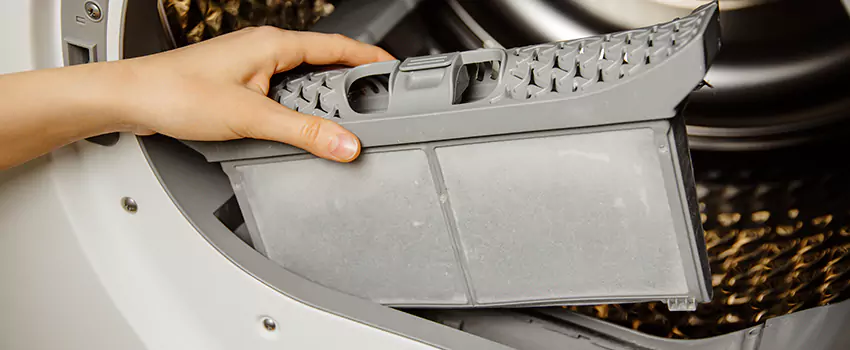 Signs Of A Clogged Dryer Lint Trap in Piqua, Ohio
